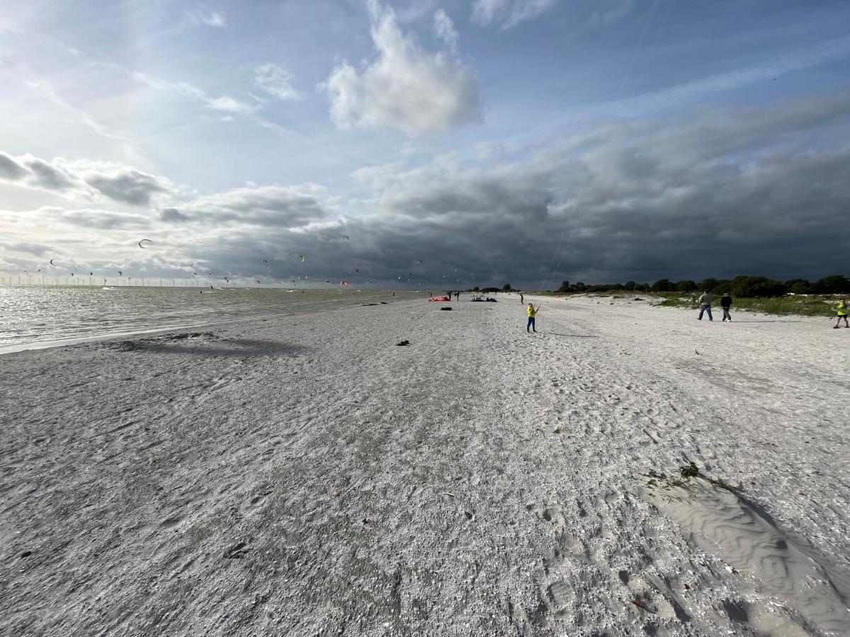 Family Home Grill, Beach, Relax - Workum Esterno foto